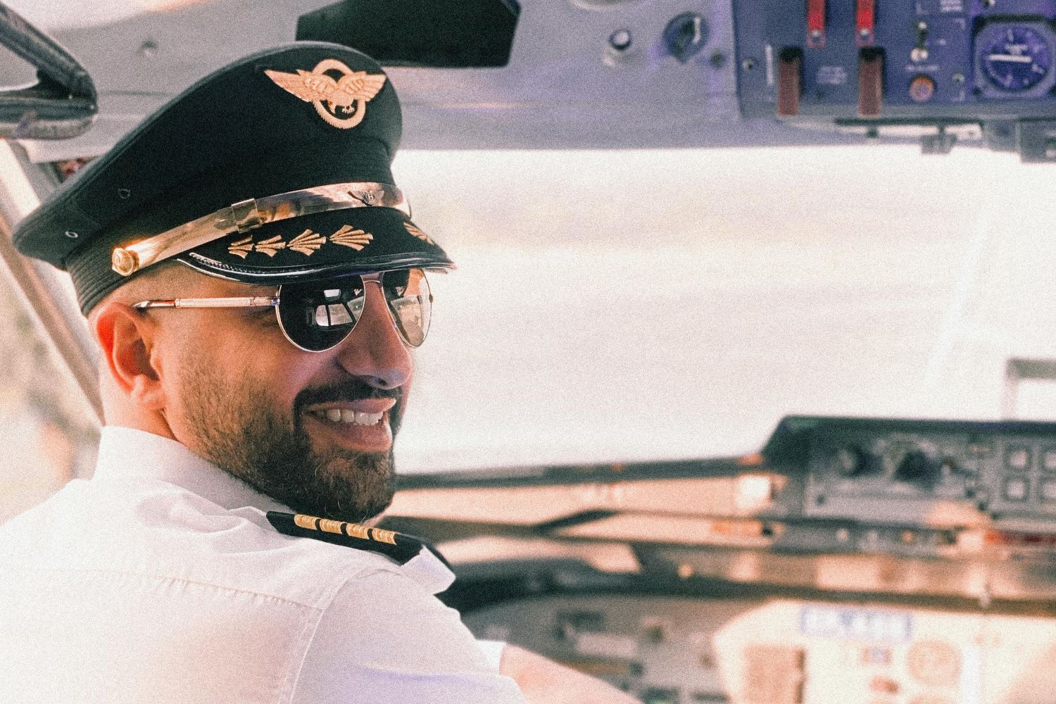 Choosing the right pair of pilot sunglasses involves understanding key features essential for the flight deck environment.